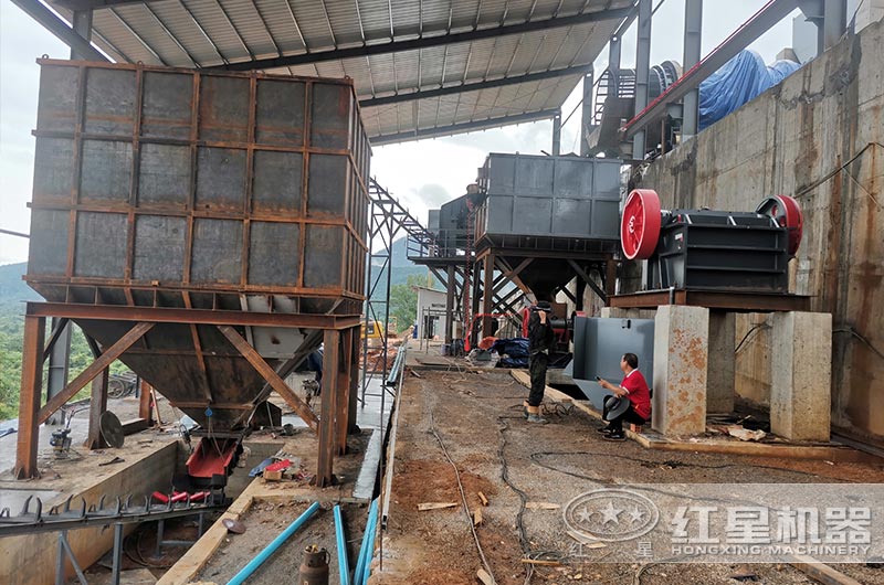 生產(chǎn)線安裝現(xiàn)場 生產(chǎn)線安裝現(xiàn)場